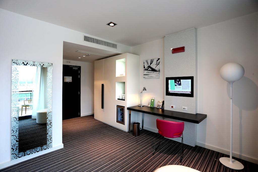 Hotel - Naples Vulcano Buono By Ihg 4*