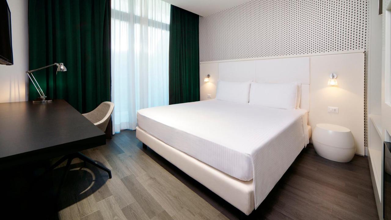 - Naples Vulcano Buono By Ihg Hotel